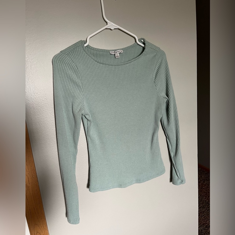 Haute monde long sleeve fitted top size small
